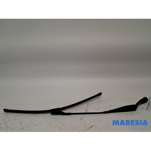 Peugeot - 308 - Front wiper arm