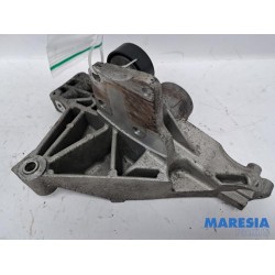 Alfa Romeo - Giulietta - Alternator upper bracket