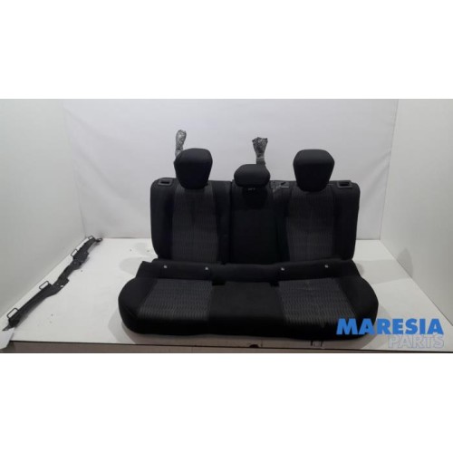 Opel - Corsa - Achterbank