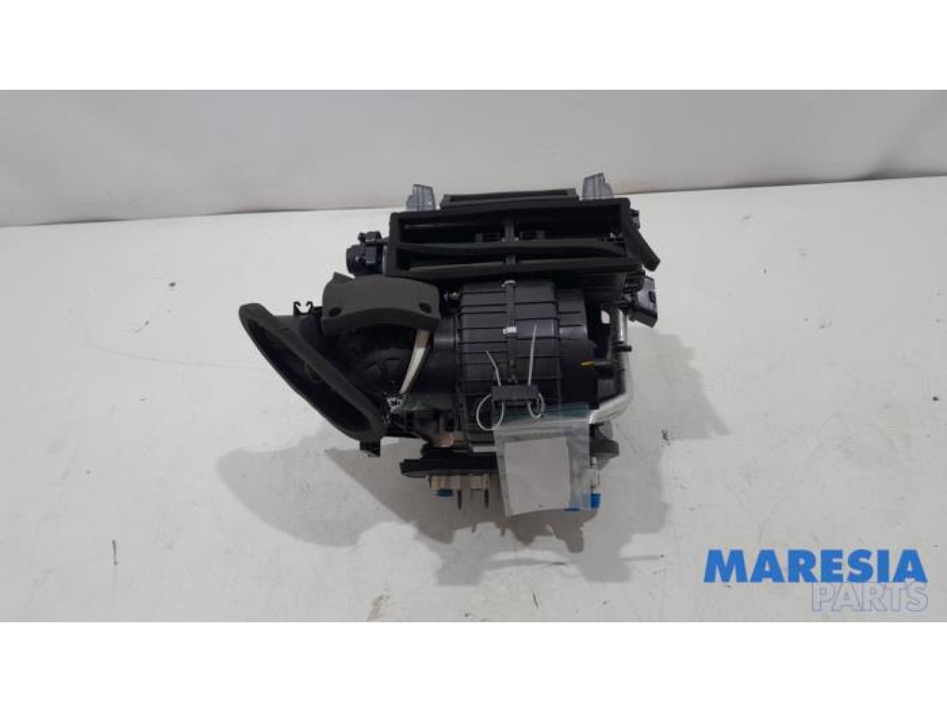 Opel - Corsa - Heater housing