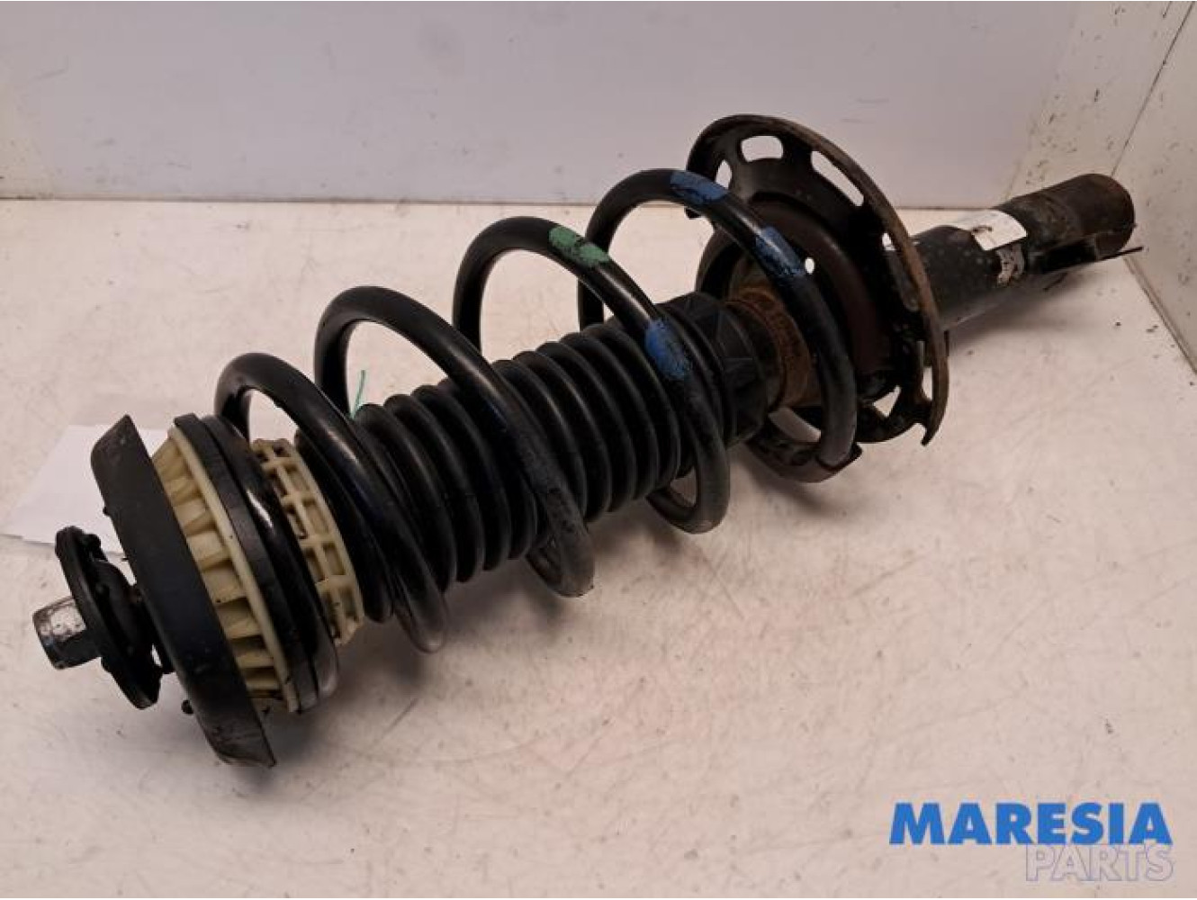 Citroen - DS3 - Front shock absorber rod, right
