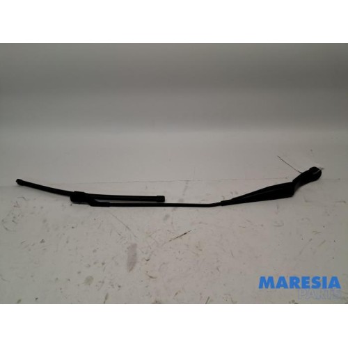Peugeot - 308 - Front wiper arm