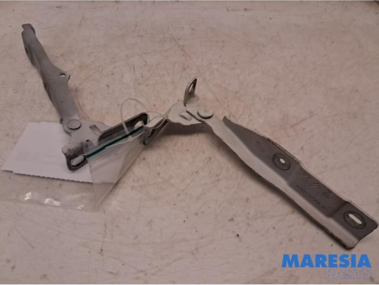 Citroen - DS3 - Bonnet Hinge