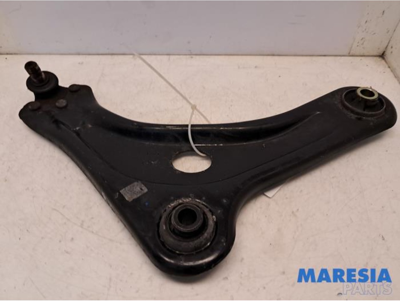 Peugeot - 208 - Front lower wishbone, right