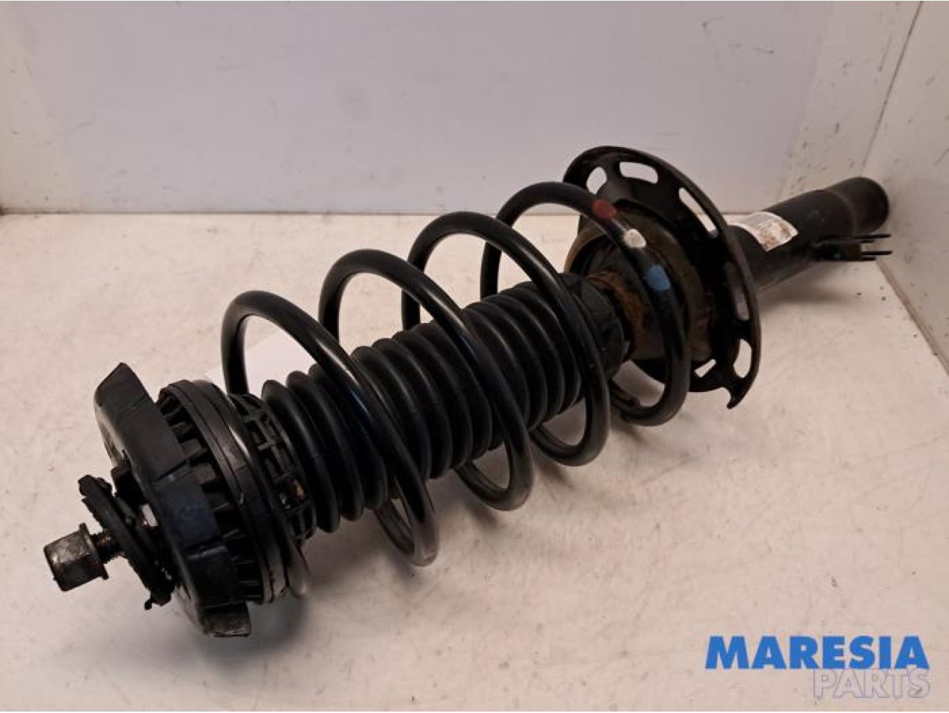 Peugeot - 208 - Front shock absorber rod, right