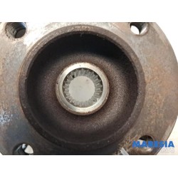 Peugeot - 208 - Knuckle, front right