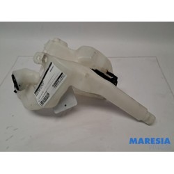Peugeot - 208 - Front windscreen washer reservoir