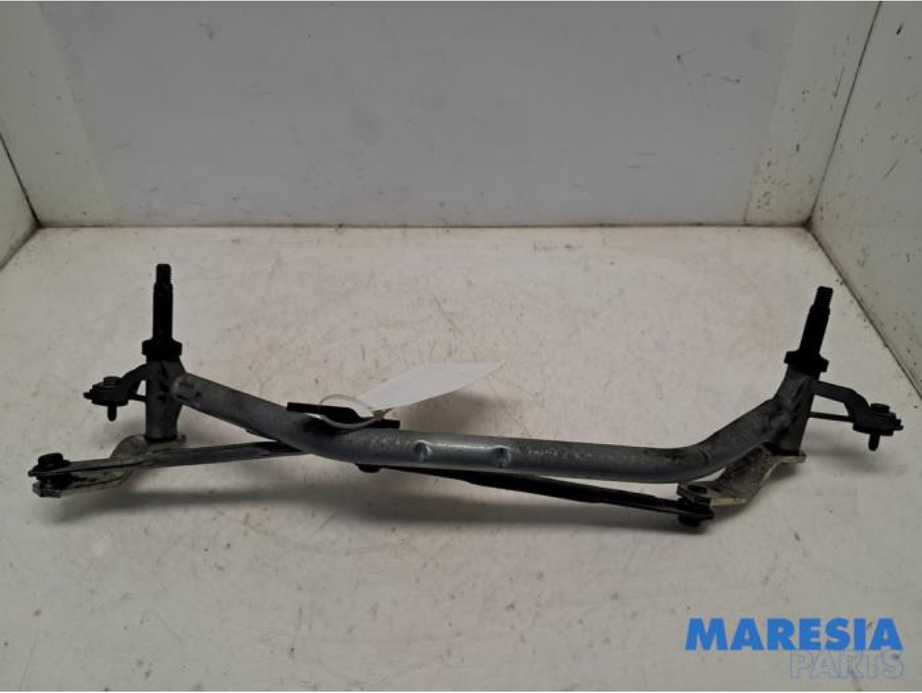 Peugeot - 208 - Wiper mechanism