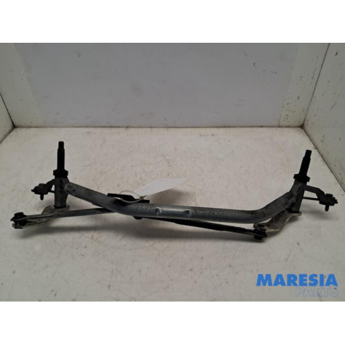 Peugeot - 208 - Wiper mechanism