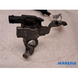 Peugeot - 208 - Accu sensor