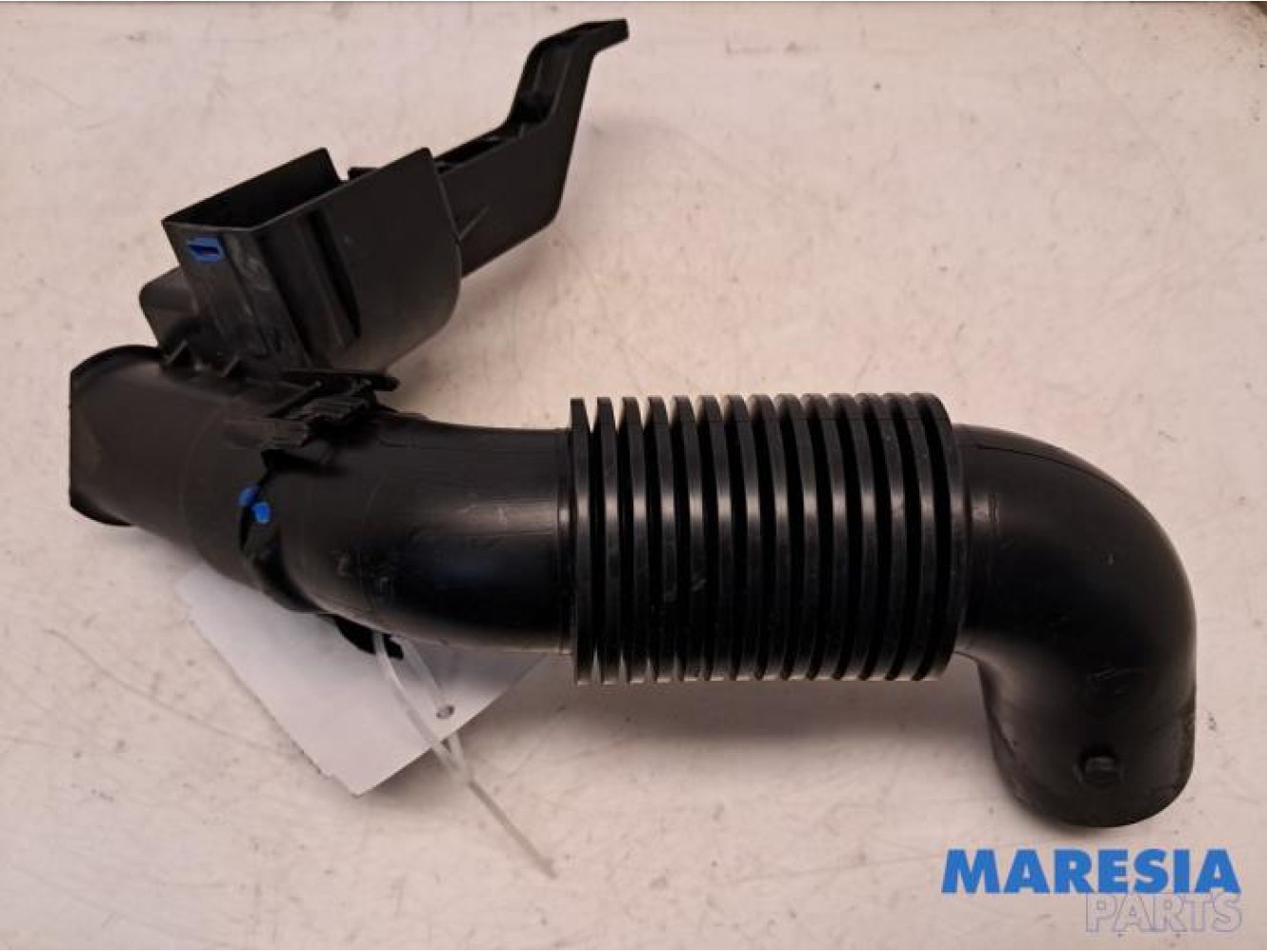 Peugeot - 208 - Air intake hose