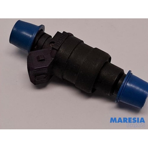 Renault - Safrane - Injector (benzine injectie)