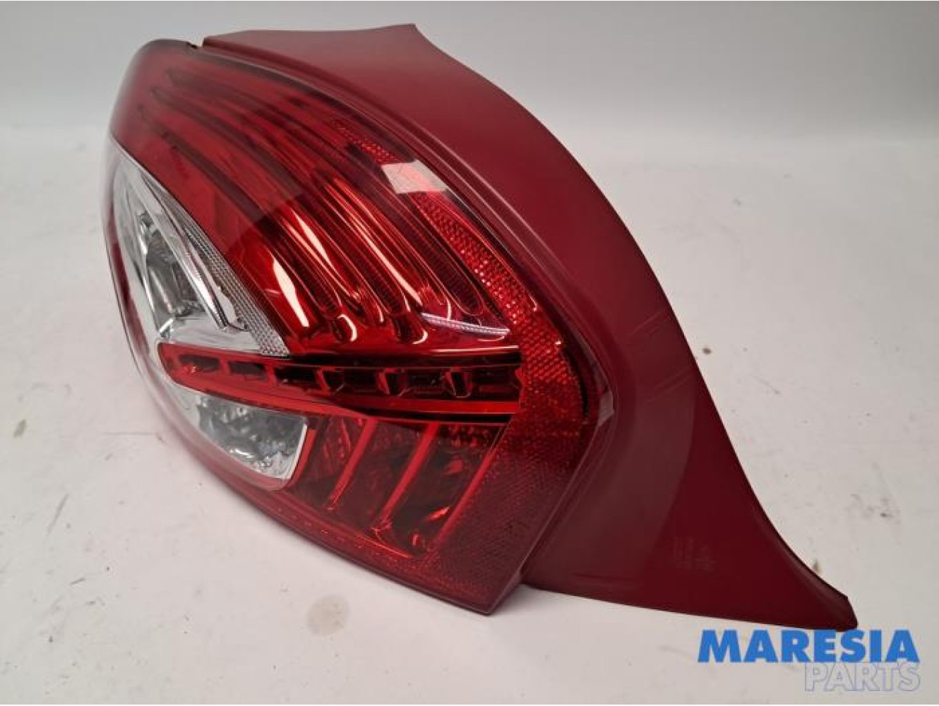 Peugeot - 208 - Taillight, left