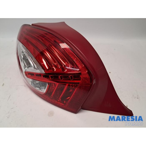 Peugeot - 208 - Achterlicht links