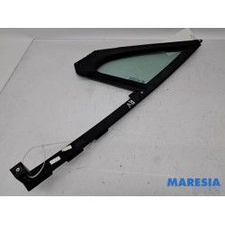 Peugeot - 208 - Quarter light, front right