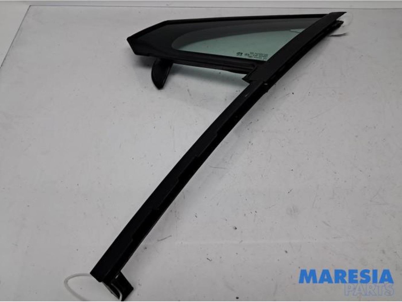 Peugeot - 208 - Quarter light, front left