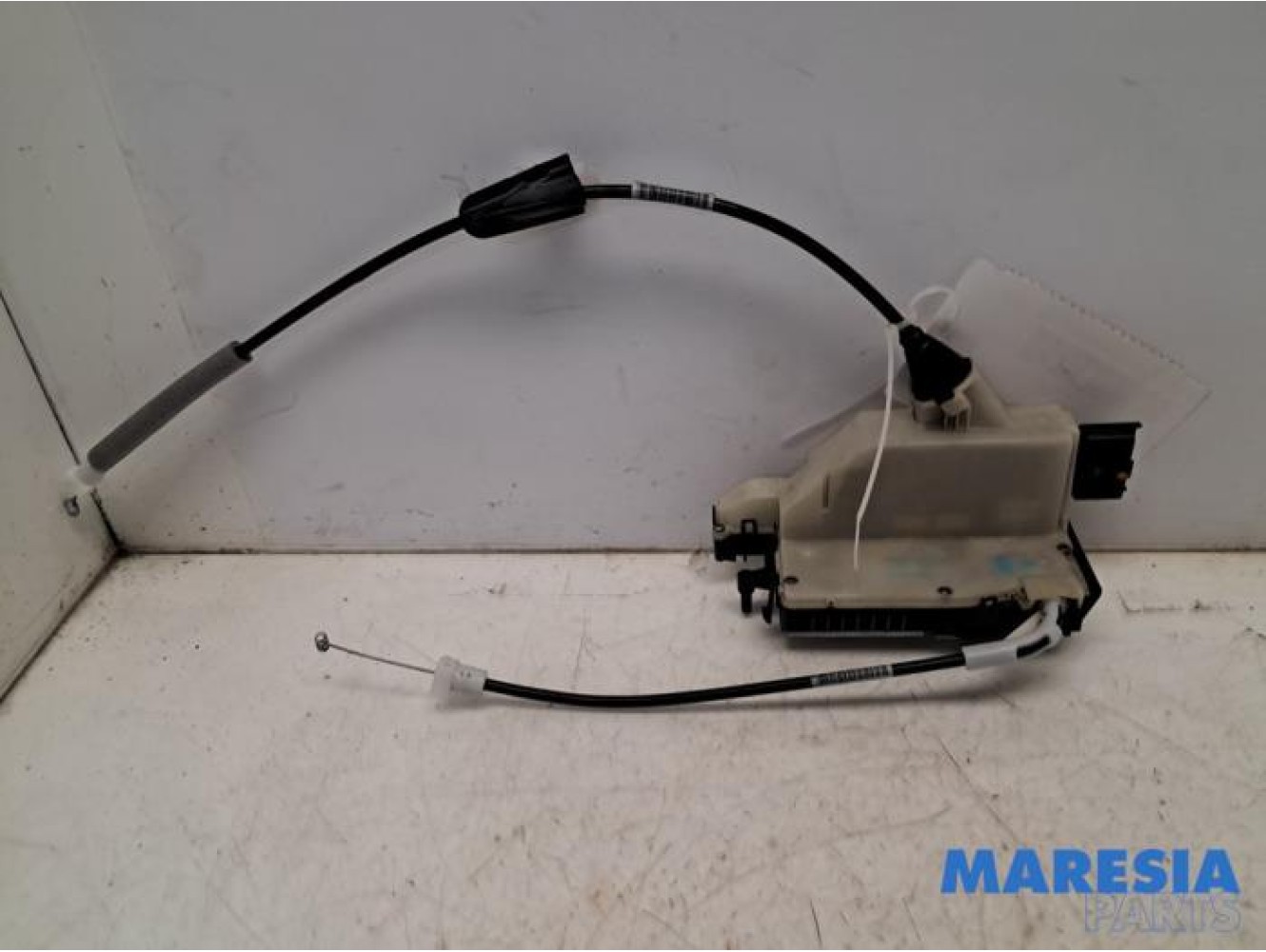 Peugeot - 208 - Front door lock mechanism 4-door, right