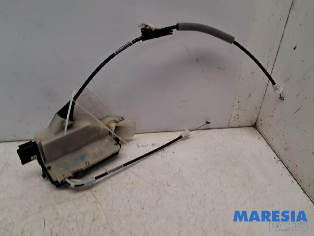 Peugeot - 208 - Door lock mechanism 4-door, front left