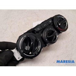Peugeot - 208 - Heater control panel