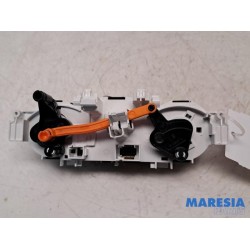 Peugeot - 208 - Heater control panel