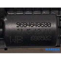 Peugeot - 208 - Tailgate lock mechanism