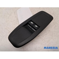 Peugeot - 208 - Multi-functional window switch