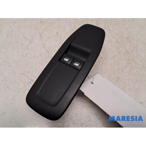 Peugeot - 208 - Multi-functional window switch