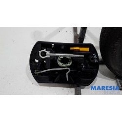 Peugeot - 308 - Krikset + reservewiel