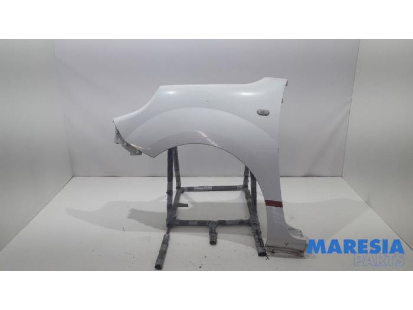 Renault - Kangoo - Front wing, left