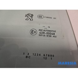Peugeot - 308 - Portierruit 4Deurs rechts-achter
