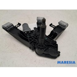 Peugeot - 308 - Rear wiper motor