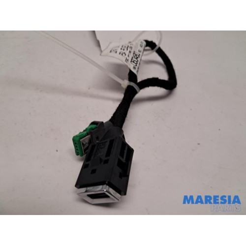 Peugeot - 308 - AUX / USB connection