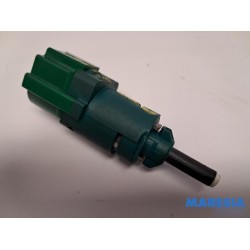Peugeot - 308 - Brake light switch