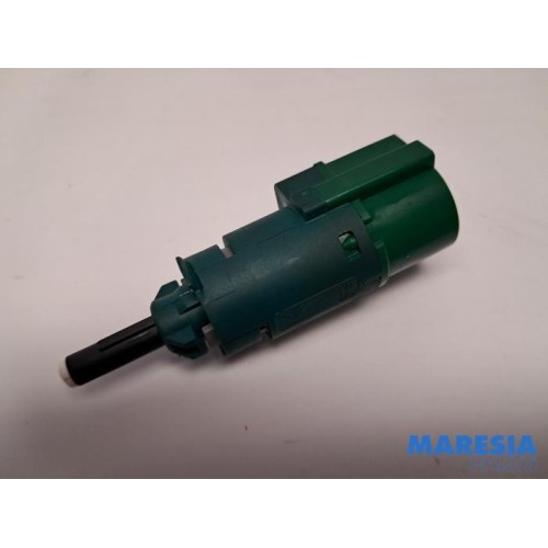 Peugeot - 308 - Brake light switch