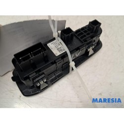 Peugeot - 308 - Multi-functional window switch