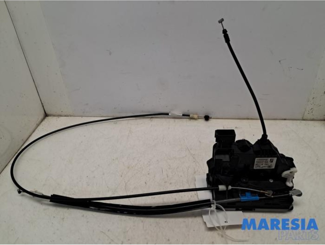 Peugeot - Boxer - Minibus/van rear door lock mechanism
