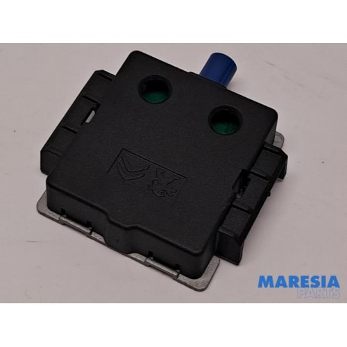 Opel - Corsa - GPS Antenne