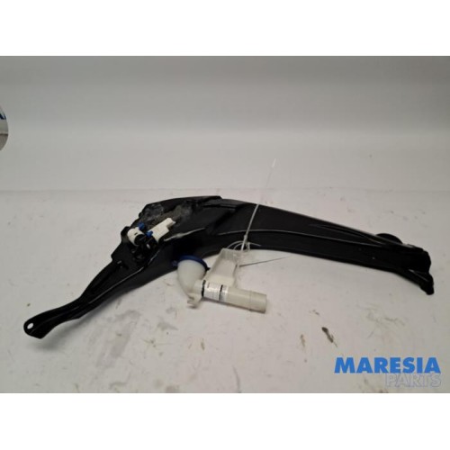 Peugeot - 308 - Front windscreen washer reservoir