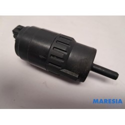 Peugeot - Boxer - Scheibensprüherpumpe vorne