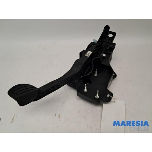 Opel - Corsa - Brake pedal