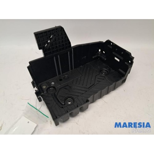 Opel - Corsa - Battery box