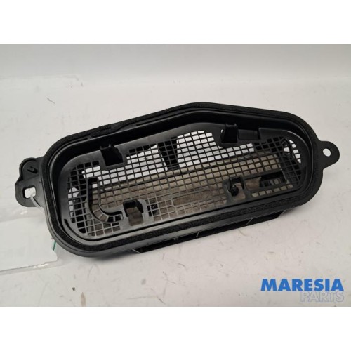 Opel - Corsa - Luftgitter Motorhaube mitte