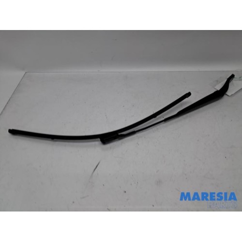 Opel - Corsa - Front wiper arm