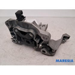 Opel - Corsa - Engine mount