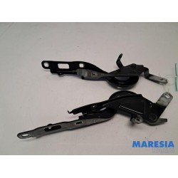 Opel - Corsa - Motorkap Scharnier