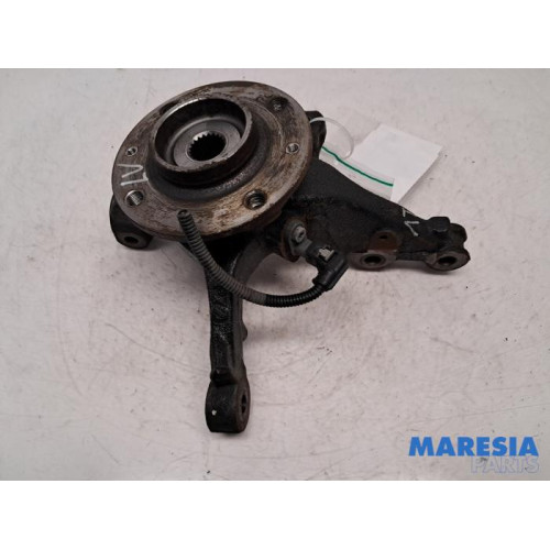 Opel - Corsa - Fusee links-voor