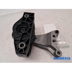 Opel - Corsa - Engine mount