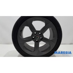 Alfa Romeo - Giulia - Sportvelgenset + banden