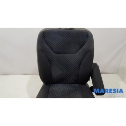 Renault - Trafic - Stoel rechts