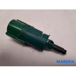 Peugeot - 308 - Brake light switch